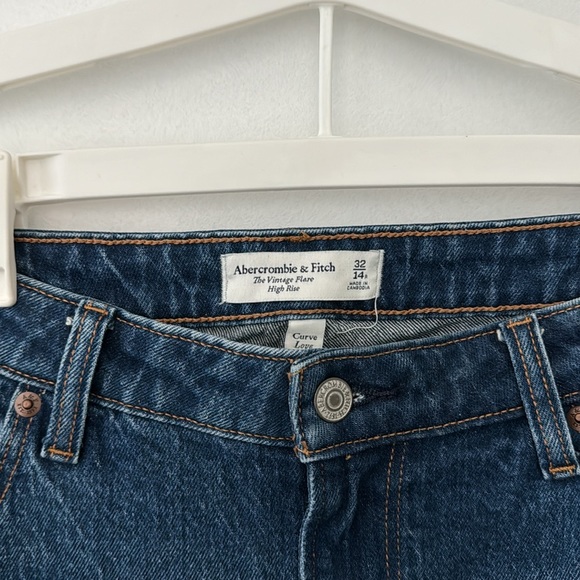 Abercrombie & Fitch Boot Cut Flare Dark Wash Jeans - Picture 4 of 5